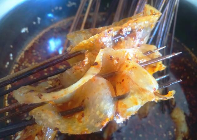 四川特色小吃，看起來(lái)很有油吃起來(lái)很香