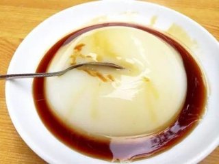 夏季天熱，在家自制特色小吃涼糕，方法簡(jiǎn)單