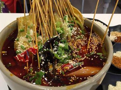 冷鍋串串培訓(xùn)機(jī)構(gòu)哪家味道好？蜀味緣味道正宗現(xiàn)涮現(xiàn)食
