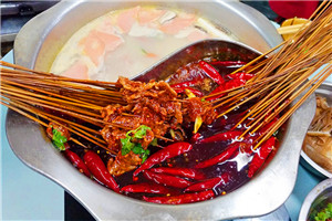 成都火鍋串串技術(shù)培訓(xùn)費(fèi)用哪里便宜？免費(fèi)開(kāi)店指導(dǎo)服務(wù)