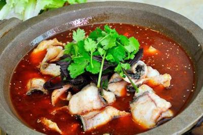 四川石鍋魚(yú)技術(shù)培訓(xùn)班哪里便宜？實(shí)戰(zhàn)操作練習(xí)