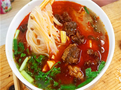  成都川味排骨面食技能訓(xùn)練哪里好？多年的面食經(jīng)驗