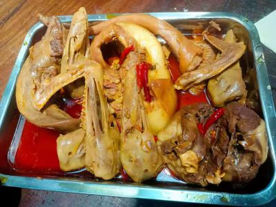 五香麻辣鹵菜技術(shù)培訓中心哪家好？培訓期間一次性收費