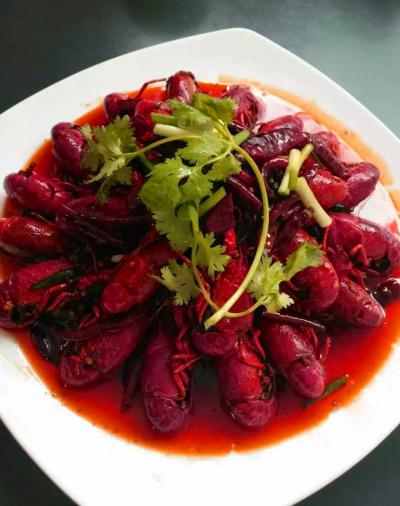 麻辣小龍蝦技術(shù)培訓哪里一對一教學？成都餐飲培訓中心