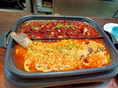 成都學(xué)燒烤烤魚哪里有培訓(xùn)？成都烤魚培訓(xùn)班